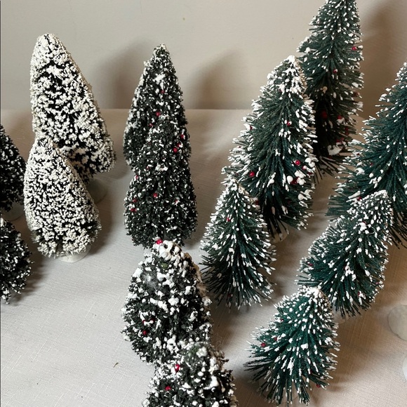 Hawthorne Village Norman Rockwell trees. Various varieties. - Picture 2 of 12